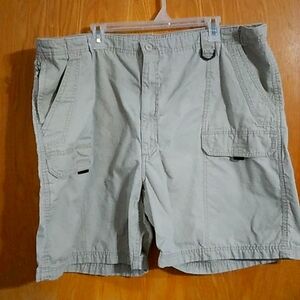 Men's Size 48 Wrangler Light Khaki Cargo Shorts
